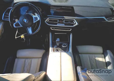 2021 BMW X6 xDrive40I z USA, uszkodzony, nr VIN 5UXCY6C08M9G32123